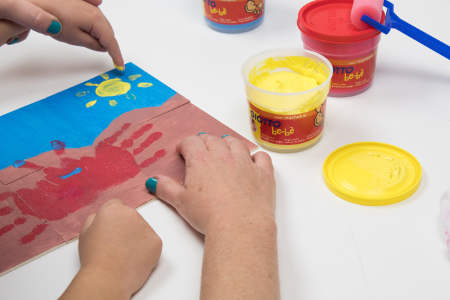 5 Manualidades con pintura de dedos para bebés y preescolares