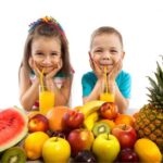 5 trucos para hacer que tu peque coma fruta